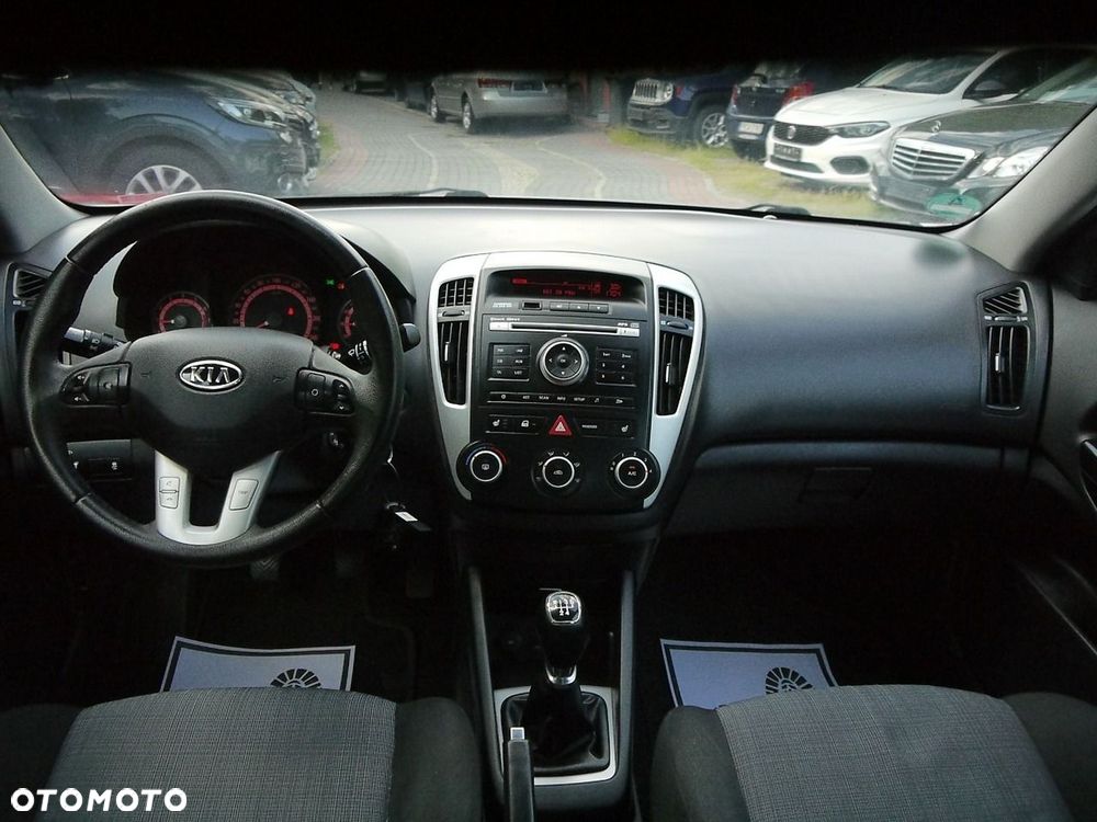 Kia Ceed 1.4 Comfort - 23