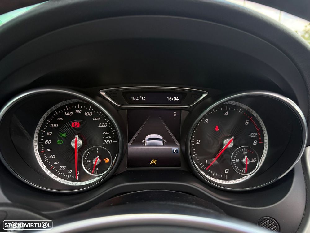 Mercedes-Benz CLA 180 d Shooting Brake AMG Line - 15