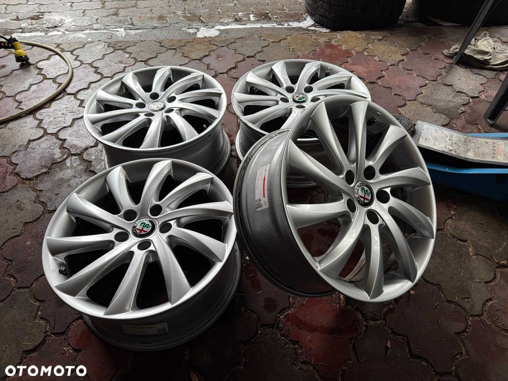 Felgi 17" 5x110 Alfa Romeo Giulietta Giulia Vectra Signum Astra Zafira - 1