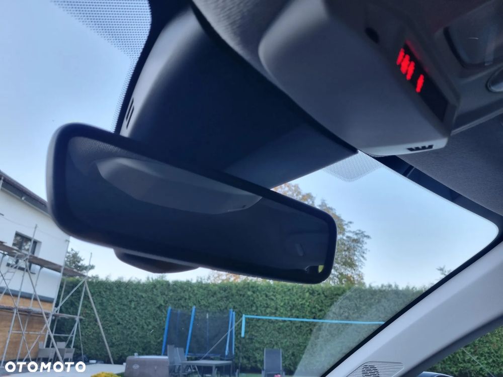 Citroën C4 PureTech 130 Stop&Start SHINE - 19