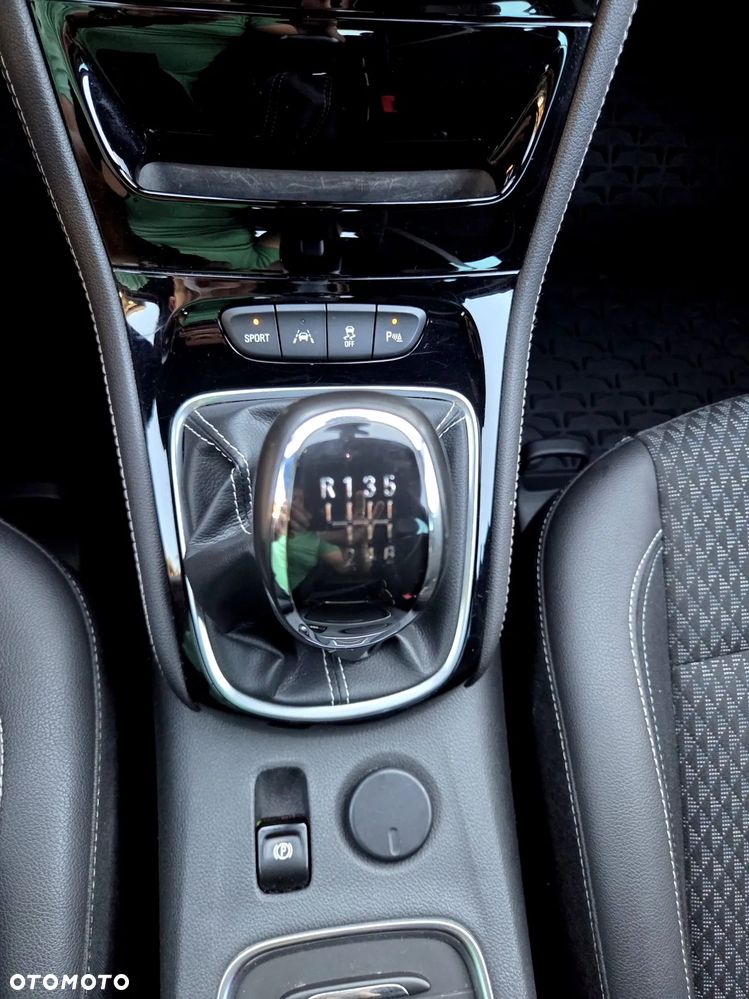 Opel Astra 1.4 Turbo Start/Stop Innovation - 28