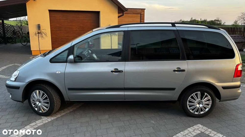 Ford Galaxy - 12