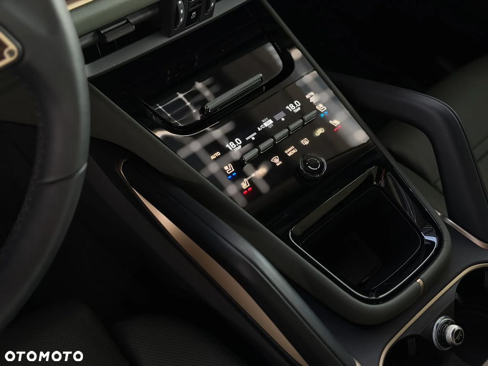 Porsche Cayenne - 18