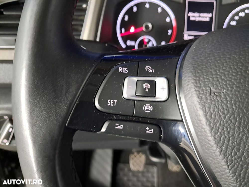 Volkswagen T-ROC - 12