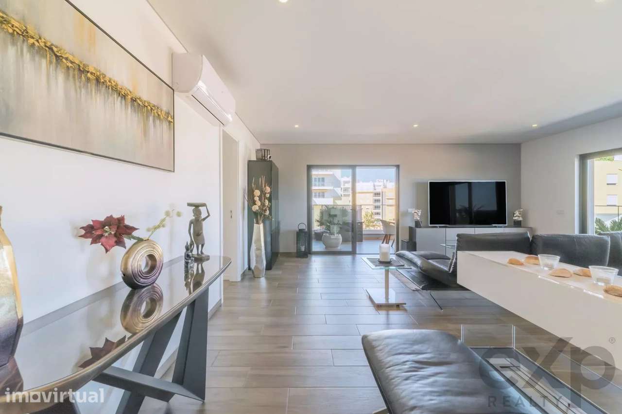 Penthouse Exclusiva com Vistas Panorâmicas sobre a Marina, Rio e Ferra - Grande imagem: 4/31