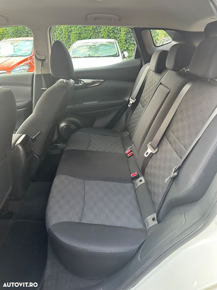 Nissan Qashqai 1.6 DCI Start/Stop X-TRONIC N-Connecta - 13