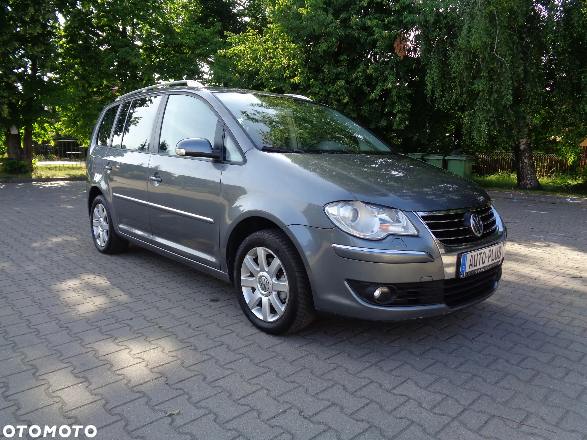 Volkswagen Touran 1.4 TSI Comfortline - 2