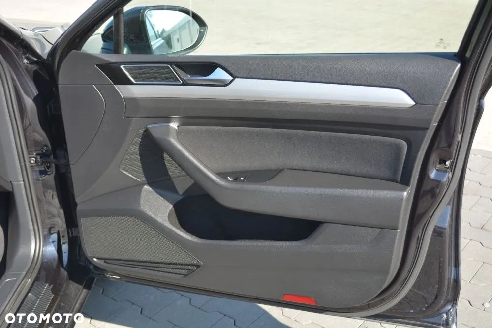 Volkswagen Passat 2.0 TDI BMT Comfortline DSG - 16
