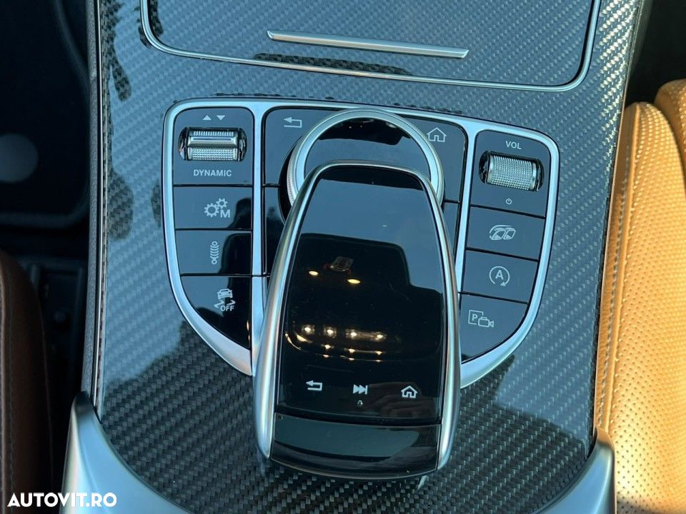 Mercedes-Benz C 43 AMG - 40