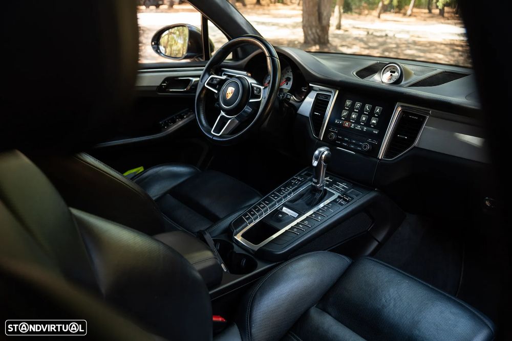 Porsche Macan Turbo - 48