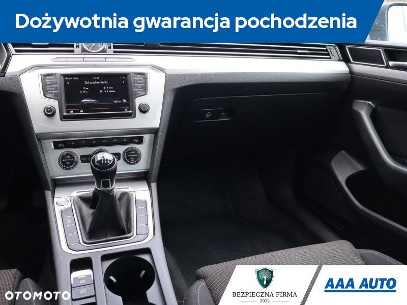Volkswagen Passat - 9