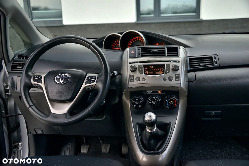 Toyota Verso 1.8 Premium 7os - 5