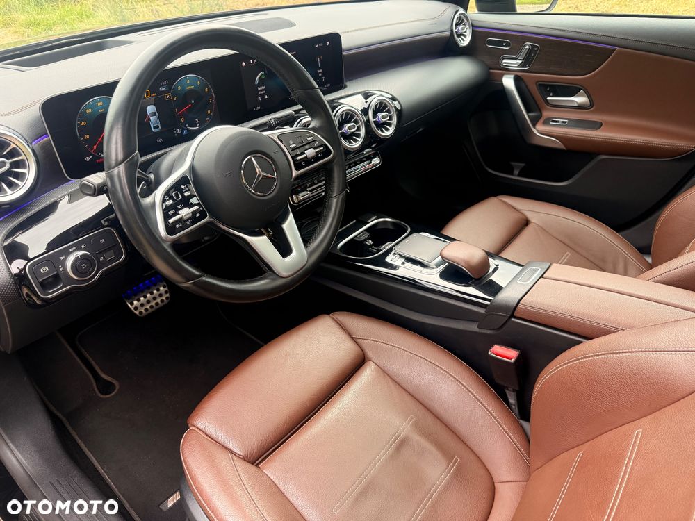 Mercedes-Benz Klasa A 220 AMG Line 7G-DCT - 11