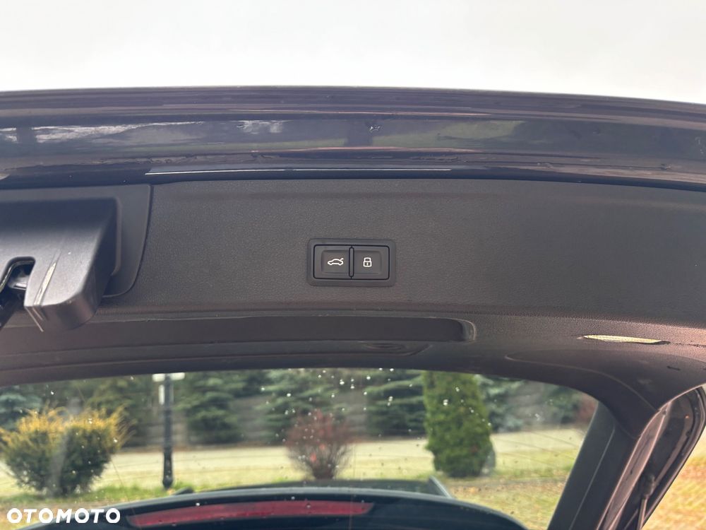 Audi A4 Avant 2.0 TDI S tronic quattro design - 11