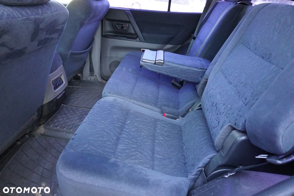 Mitsubishi Pajero 3.2 DID 7os (lea) - 10