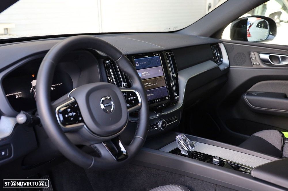 Volvo XC 60 2.0 T6 PHEV Black Edition AWD - 11