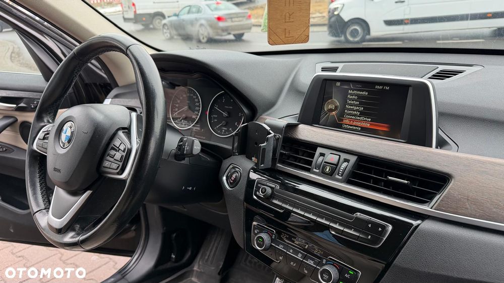 BMW X1 - 10