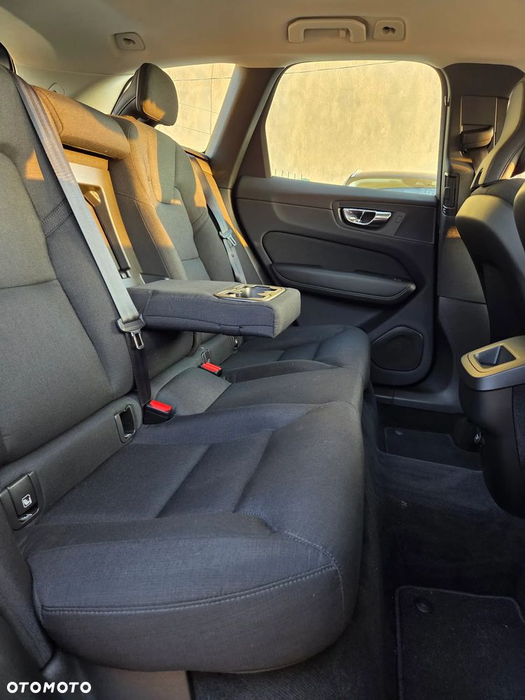 Volvo XC 60 T4 Momentum - 16