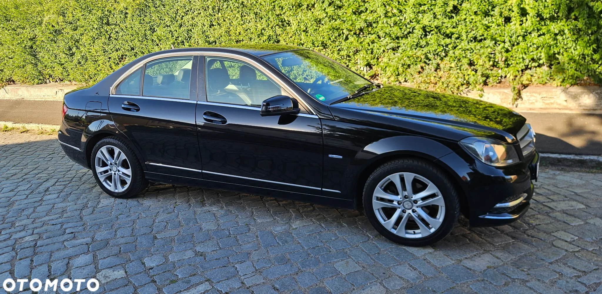 Mercedes-Benz Klasa C 180 CGI BlueEff Avantgarde - 2