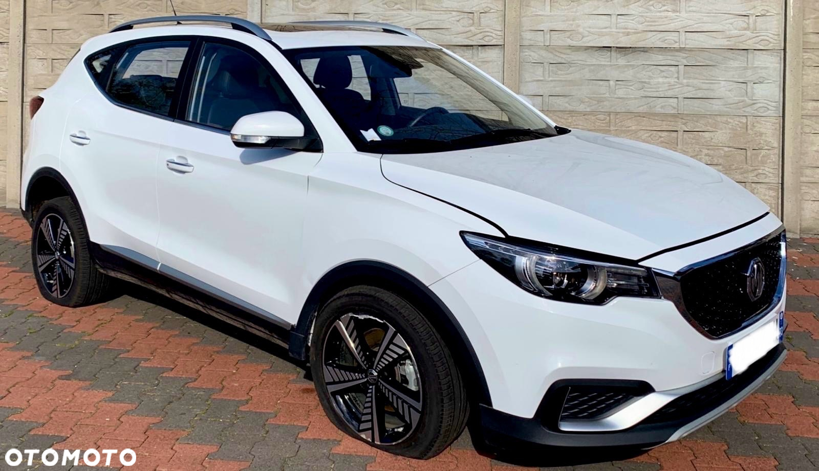 MG ZS EV Luxury - 8