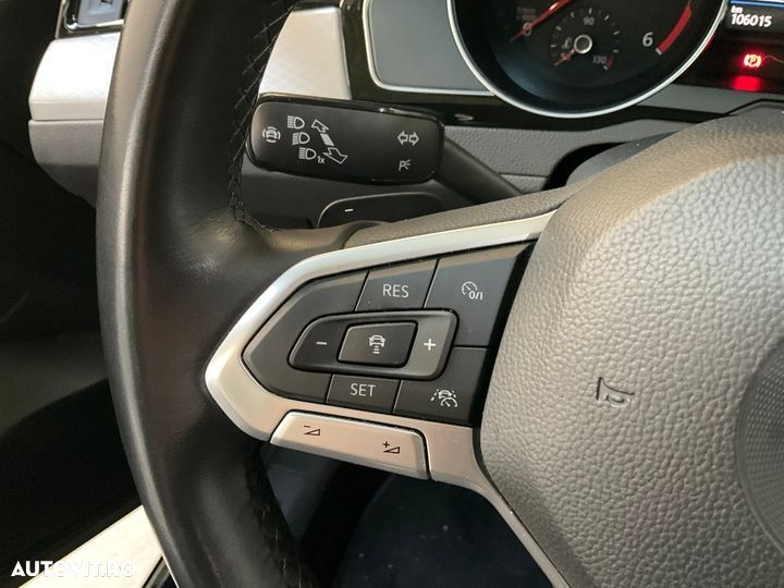 Volkswagen Passat - 16