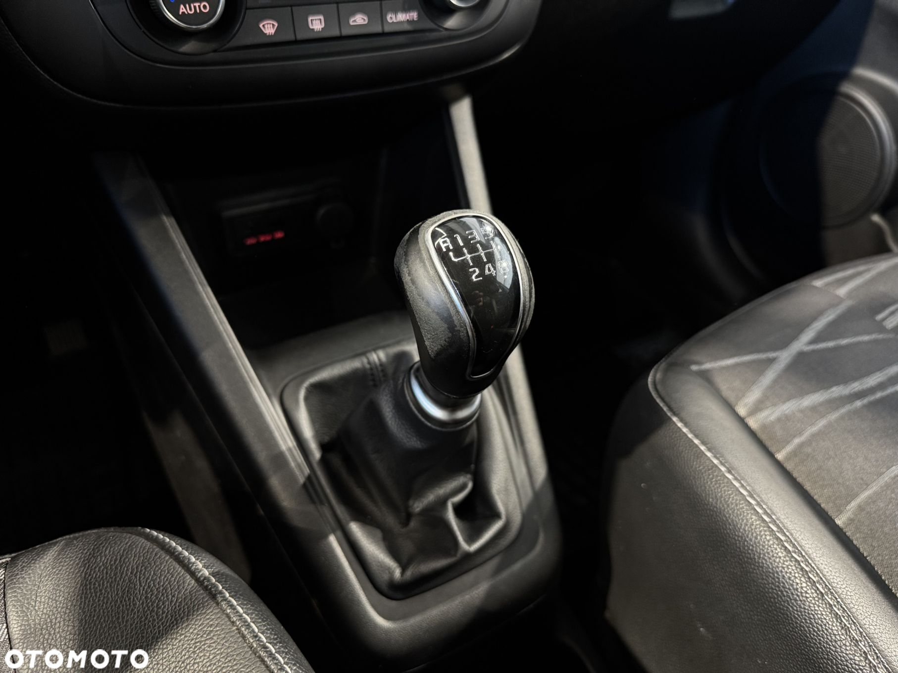 Kia Venga - 25