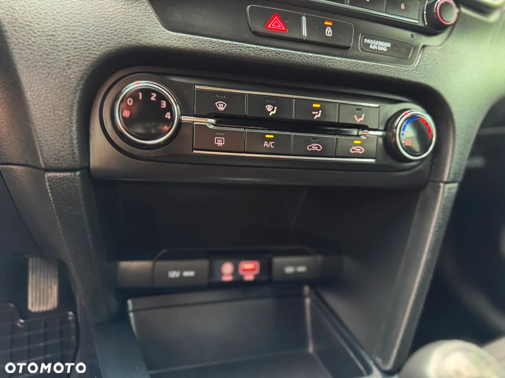 Kia Ceed 1.4 L - 24