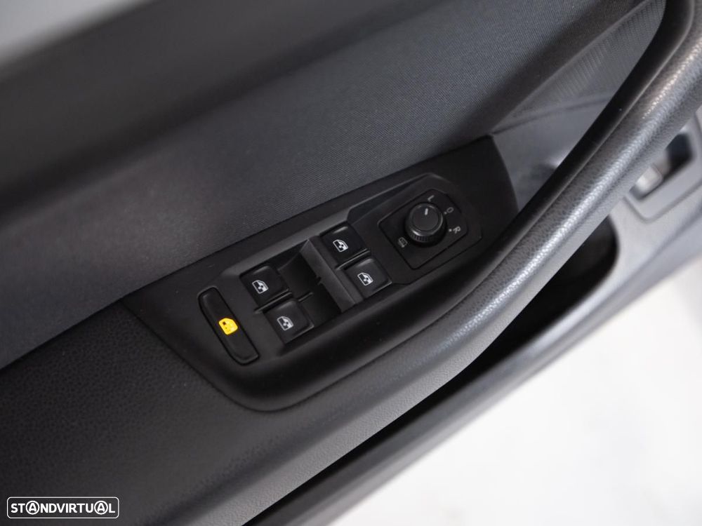 VW Passat Variant 1.6 TDI Confortline - 13