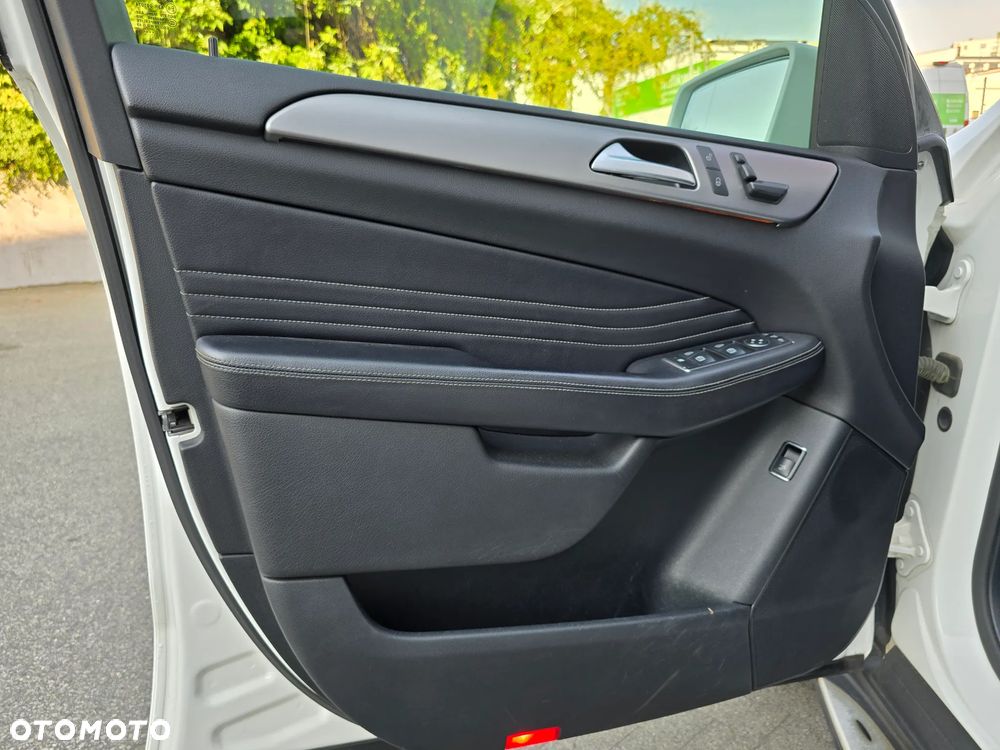 Mercedes-Benz ML 350 BlueTec 4-Matic - 21