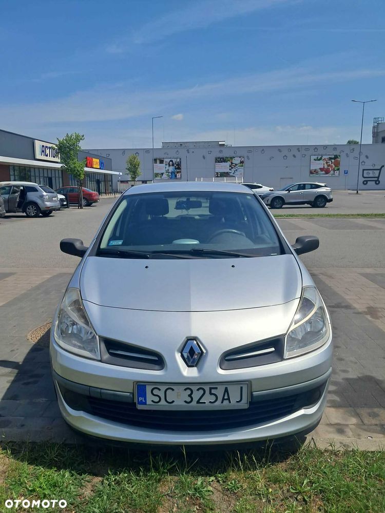 Renault Clio - 2