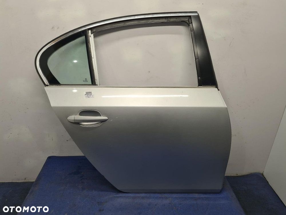 BMW E60 DRZWI TYŁ PRAWE - 1