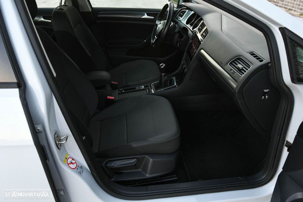 VW Golf 1.6 TDI Confortline - 16
