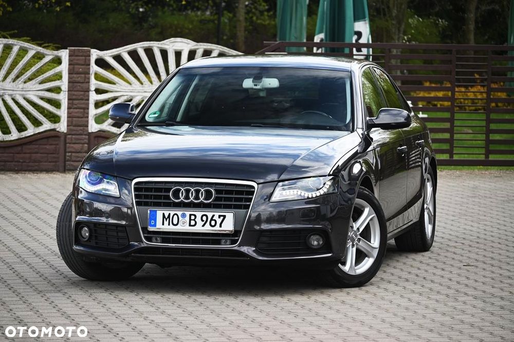 Audi A4 Limousine - 1