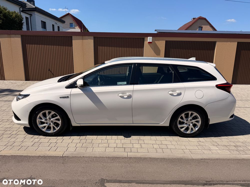 Toyota Auris Hybrid 135 Comfort - 4