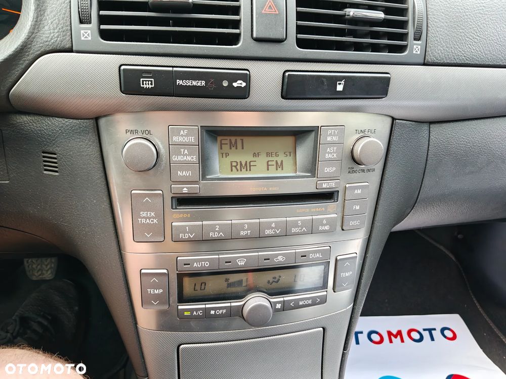 Toyota Avensis 2.2 D-4D X Premium - 22