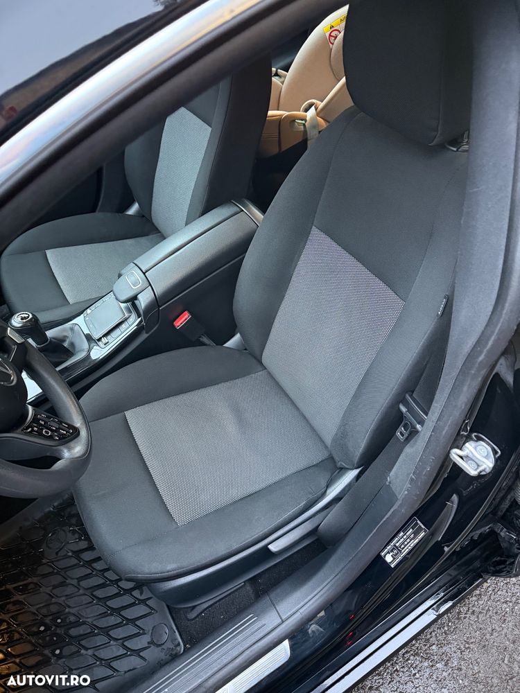 Mercedes-Benz CLA 200 - 35