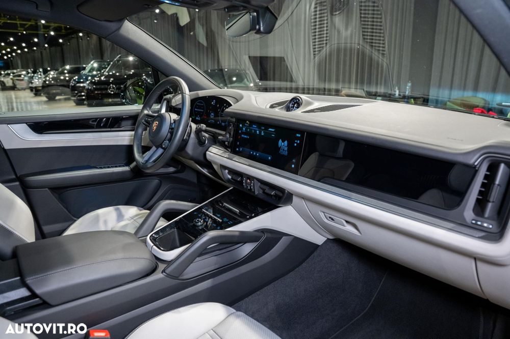 Porsche Cayenne - 36