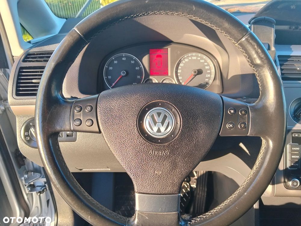 Volkswagen Touran 1.6 - 10