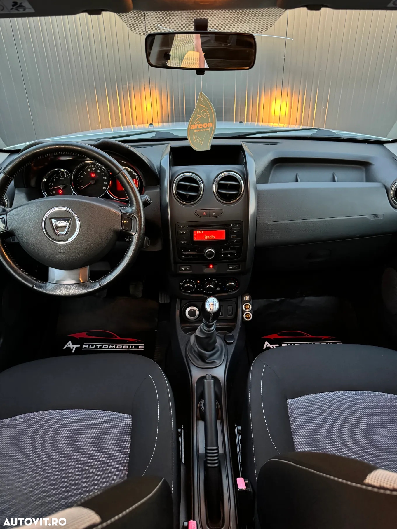 Dacia Duster TCe 125 4x4 Laureate - 11