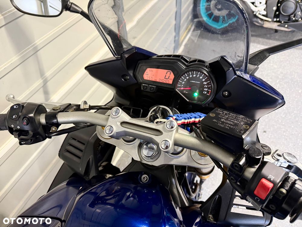 Yamaha FZ - 12