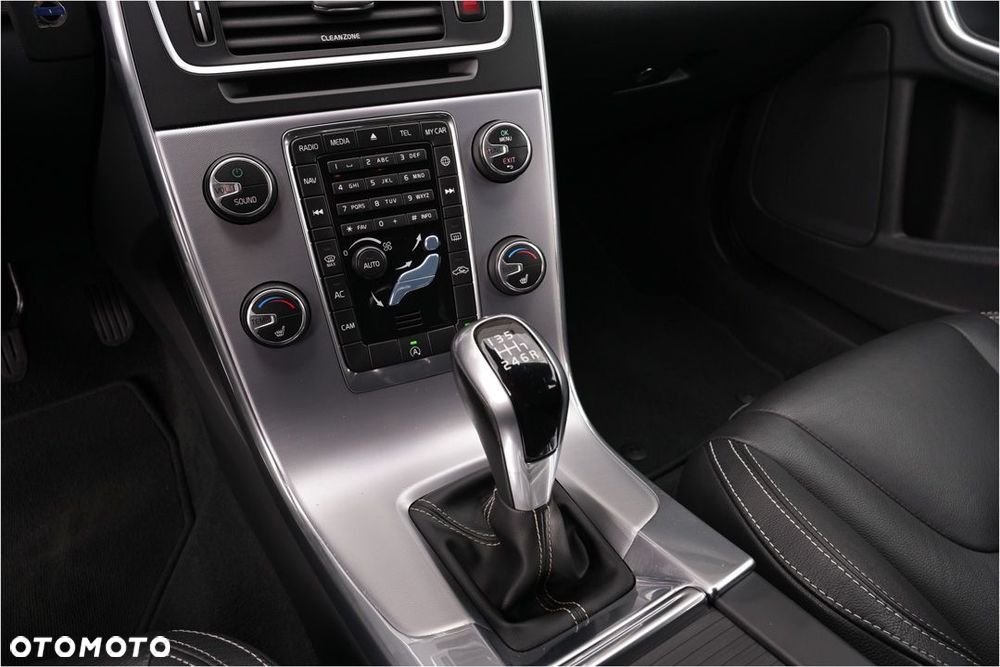 Volvo V60 D3 Drive-E Kinetic - 28