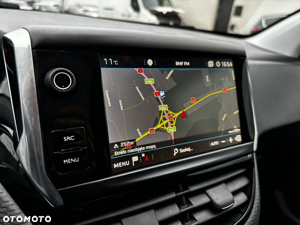 Peugeot 2008 1.2 Pure Tech Allure S&S - 9