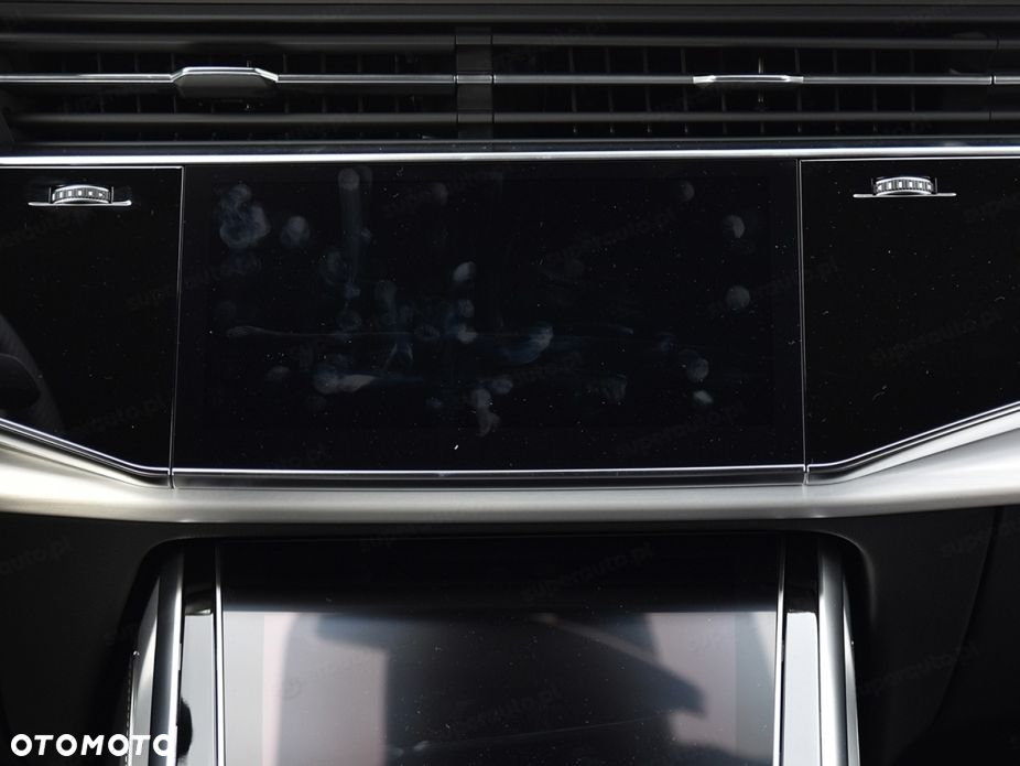 Audi Q8 - 9