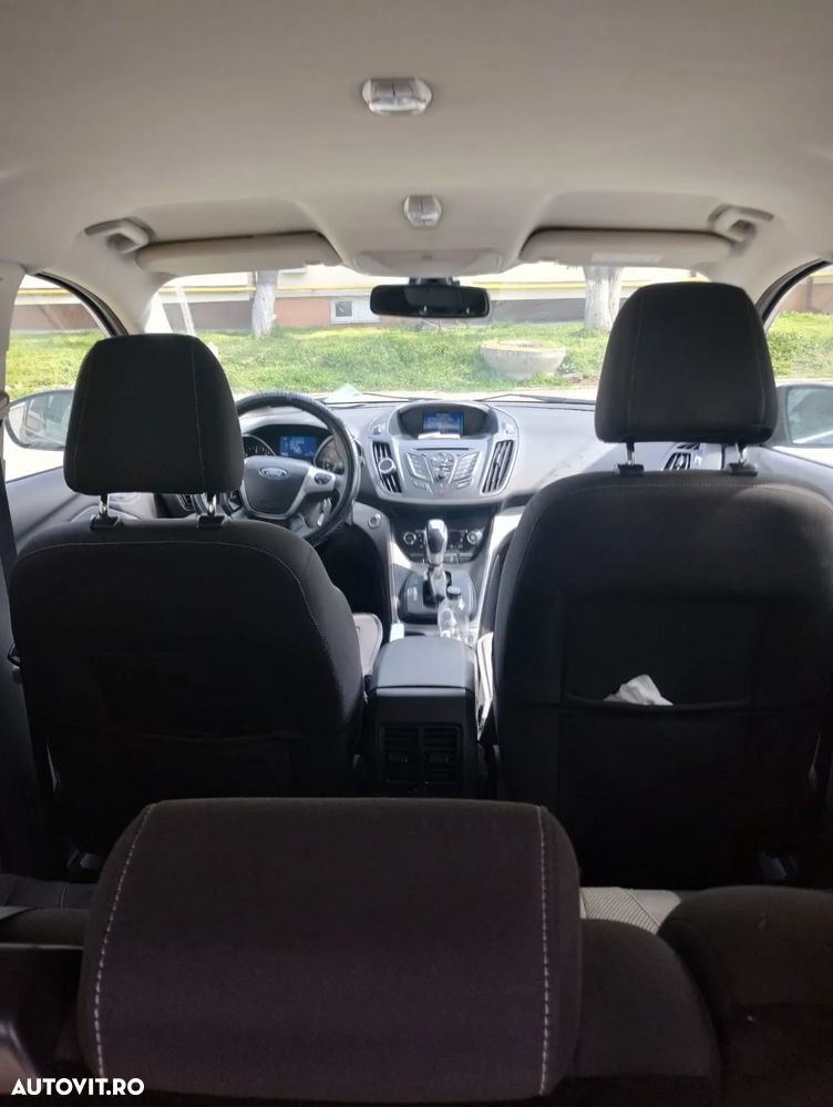 Ford Kuga 2.0 TDCi Powershift 4WD Titanium - 3