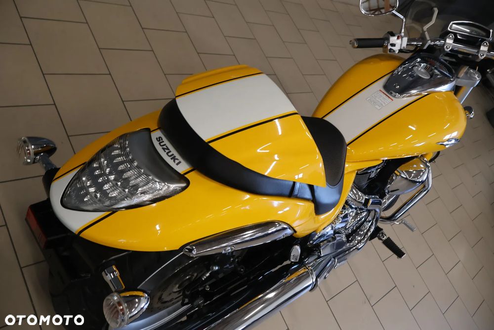 Suzuki Intruder - 17