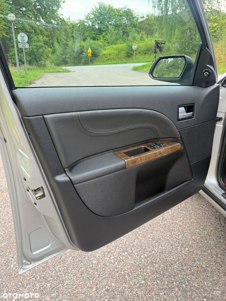 Ford Mondeo 2.5 V6 Ghia X - 18