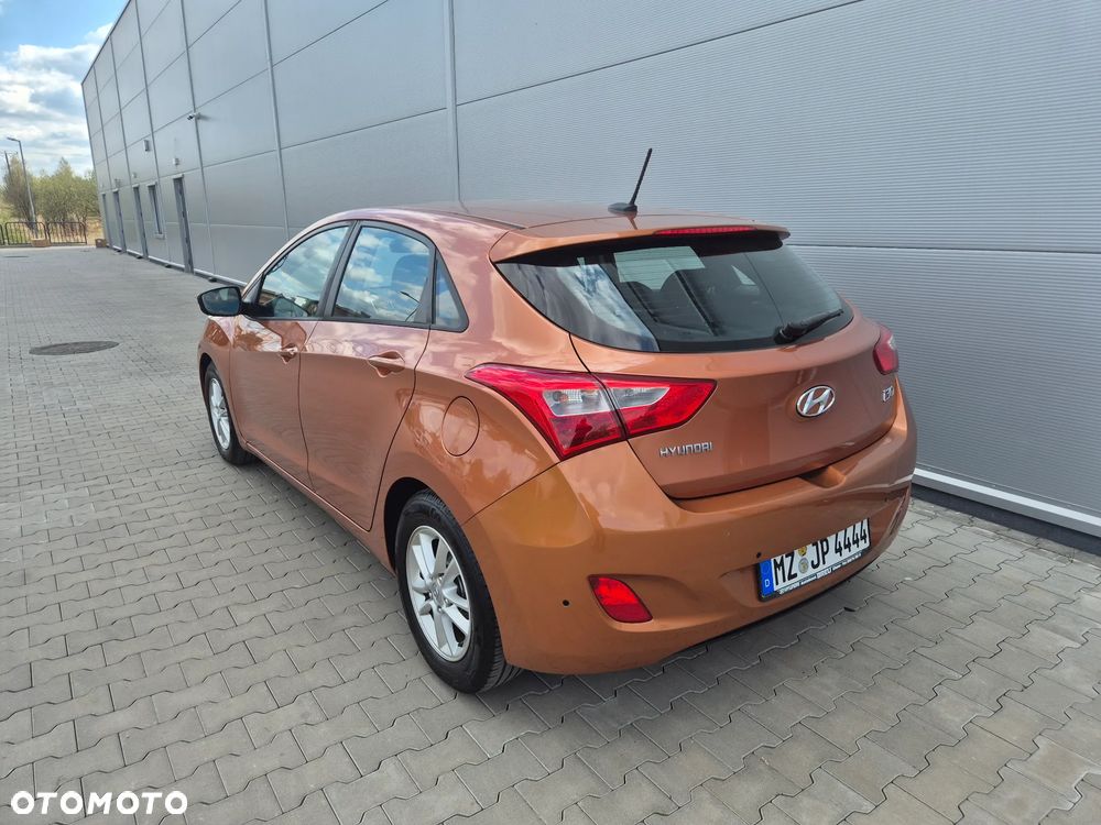 Hyundai i30 1.4 Passion - 24
