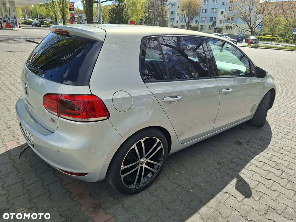 Volkswagen Golf - 2