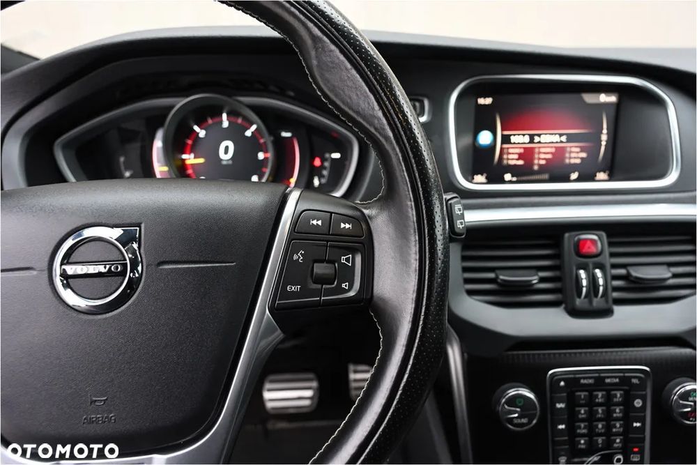 Volvo V40 D2 Geartronic RDesign - 24
