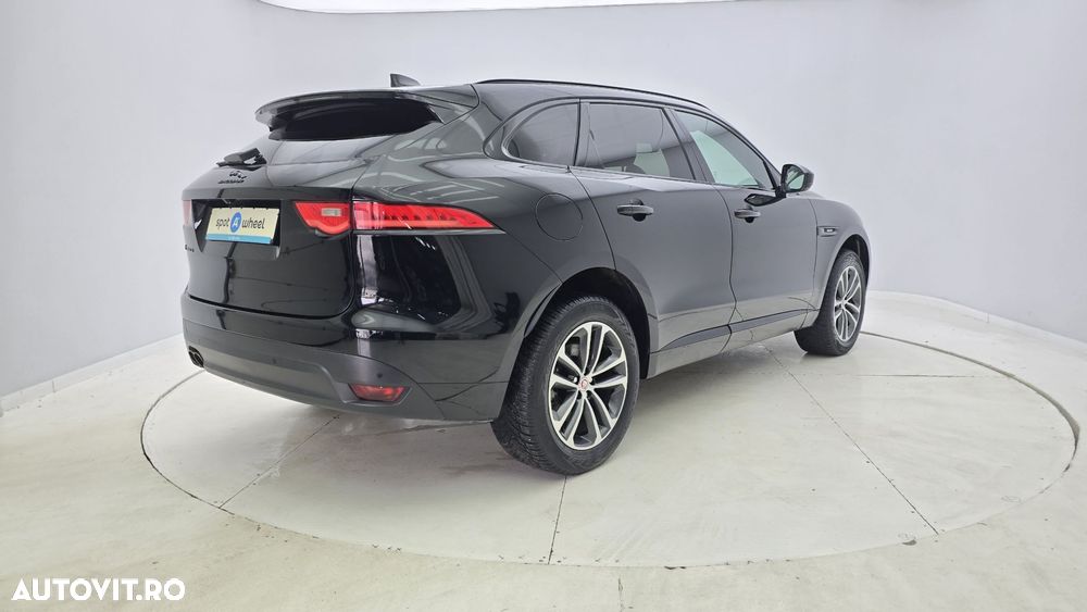 Jaguar F-Pace - 6